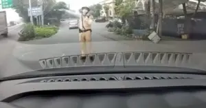 Hà Nội: Thầy dạy lái ô tô cãi CSGT