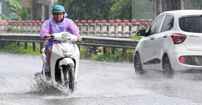 Mưa lớn miền Bắc: Giải nhiệt sau nắng nóng và những cảnh báo về thiên tai