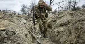 Đàm phán hòa bình Ukraine: Nga ra tối hậu thư về việc rút quân tại Donbass