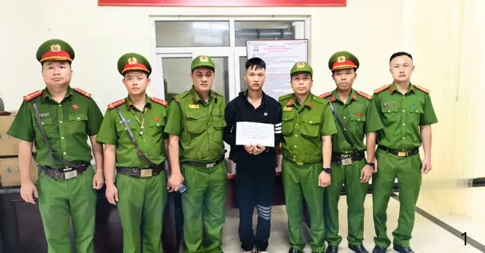 Cướp tiệm vàng tại phố Vọng
