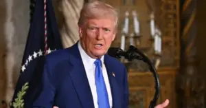 Căng thẳng eo biển Hormuz: Tổng thống Trump cảnh báo tấn công mạnh hơn vào Iran