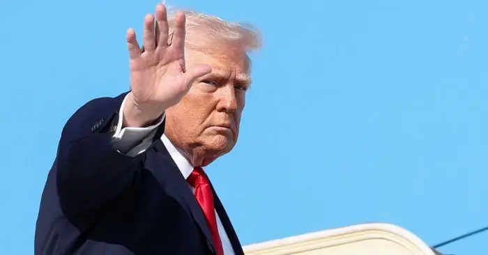 Tổng thống Mỹ Donald Trump vạch lằn ranh đỏ hạt nhân với Iran