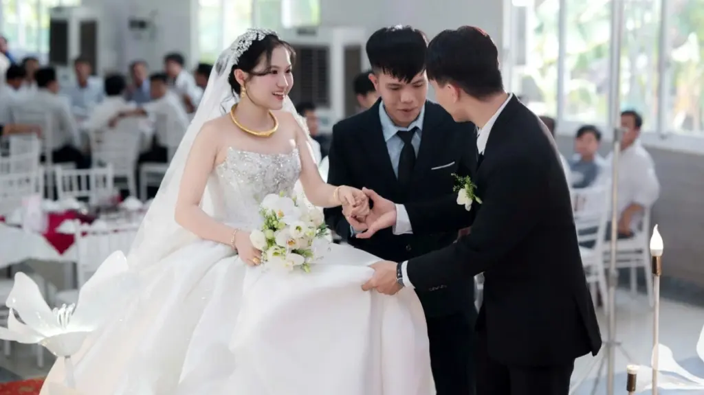 Ghế trống đám cưới: Câu chuyện xúc động về tình phụ tử ở Đồng Nai