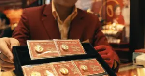 Giá vàng: Đà tăng mạnh mẽ trên cả thị trường quốc tế lẫn Việt Nam