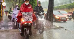Thời tiết Việt Nam: Cảnh báo dông lốc và mưa đá trên toàn quốc
