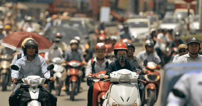 Nắng nóng: Việt Nam đối mặt đợt nắng nóng dài và bão gần biển