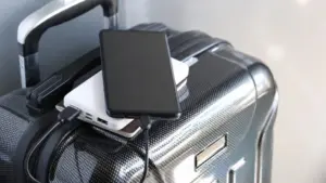 Quy định mới về hành lý đi máy bay từ 1/7: hành khách cần lưu ý giới hạn và cách mang sạc dự phòng để tránh vi phạm.
