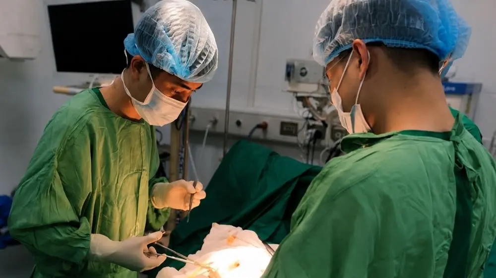 Bác sĩ kịp thời phẫu thuật cứu sống bệnh nhân nguy kịch do chấn thương bụng kín sau tai nạn giao thông.