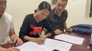 Sau thời gian dài lẩn trốn, đối tượng truy nã đặc biệt nguy hiểm Phạm Thị Hồng đã đến Công an xã Tiên Lãng đầu thú