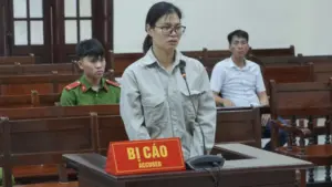 Phạm Thị Tâm giả mạo tin nhắn cán bộ để lừa vay 2,35 tỷ đồng, sau đó chuyển tiền đánh bạc trực tuyến và thua sạch.