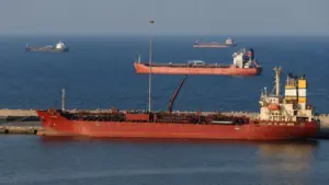 Iran và Oman nghiên cứu phương án thu phí dịch vụ tại eo biển Hormuz, tuyến hàng hải chiến lược vận chuyển dầu mỏ toàn cầu.