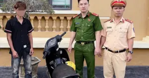 Thanh niên Lào Cai cho cháu 1 tuổi lái xe máy gây phẫn nộ