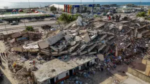 Động đất Venezuela gây thiệt hại nặng tại bang La Guaira, nhiều công trình sụp đổ, thiệt hại ước tính hơn 6 tỉ USD.