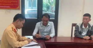 Nghệ An: Phạt gần 10 triệu đồng tài xế quay đầu xe né chốt do hết hạn đăng kiểm
