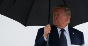 Chính quyền ông Trump tạm dừng kế hoạch lập quỹ bồi thường 1,8 tỉ USD