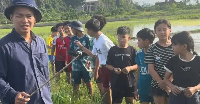 Nghệ An: Đưa trẻ ra đồng học kỹ năng sống qua lớp học đặc biệt