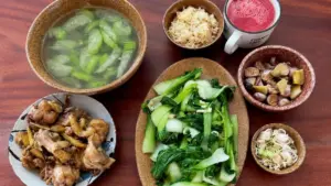 Bác sĩ gợi ý thực đơn 7 ngày ít calo giúp giảm mỡ, eo thon, đảm bảo đủ dinh dưỡng và dễ áp dụng trong chế độ ăn hằng ngày.