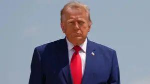 Tổng thống Donald Trump đe dọa giáng đòn trừng phạt quân sự nghiêm khắc lên Iran nếu lực lượng Houthi tiếp tục tấn công tàu thuyền ở Biển Đỏ. Đọc ngay.