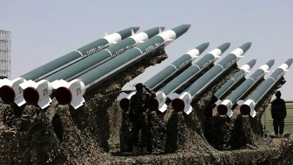 Lực lượng Houthi tuyên bố áp đặt lệnh phong tỏa hàng hải đối với Ả Rập Xê Út để trả đũa, khiến căng thẳng Trung Đông gia tăng mạnh mẽ. Xem ngay