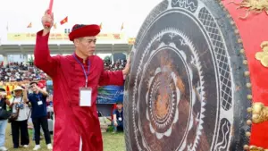 Lộ diện những "ông trâu" xuất sắc tranh tài tại chung kết Lễ hội chọi trâu Đồ Sơn. Khám phá ngay thông tin chi tiết về sự kiện văn hóa đặc sắc này.