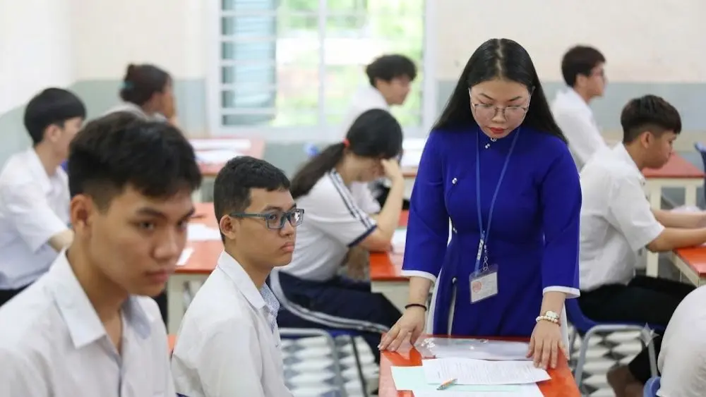 Chuyên gia phân tích lý do nên tách kỳ thi tốt nghiệp THPT và tuyển sinh đại học để đảm bảo tính phân hóa và công bằng. Đọc ngay để nắm bắt thông tin mới nhất.