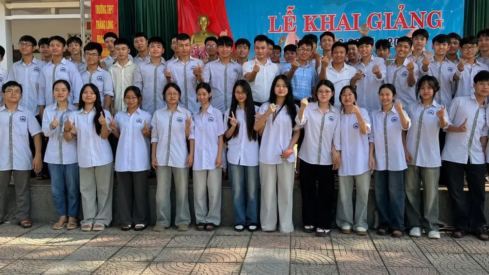 Bí quyết dạy học sinh đạt điểm 10 Toán tốt nghiệp THPT 2026 của thầy giáo xứ Thanh, nhấn mạnh nền tảng kiến thức và tự học hiệu quả.