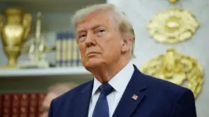 Ông Trump cảnh báo có thể tấn công toàn bộ nhà máy điện Iran, làm gia tăng căng thẳng Mỹ - Iran. Theo dõi diễn biến mới nhất.