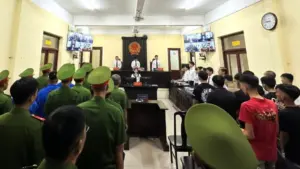 Vụ 2 nhóm thanh thiếu niên hẹn đánh nhau tại Cà Mau: tòa tuyên án 44 bị cáo sau 3 ngày xét xử. Xem chi tiết mức án và diễn biến vụ việc.