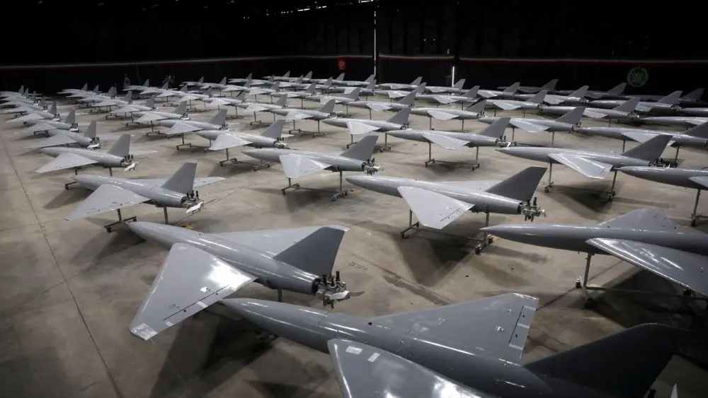 Iran bị cáo buộc dùng UAV tấn công các cơ sở CIA ở Vùng Vịnh, trong khi Nga bác bỏ mọi liên quan. Xem diễn biến mới nhất.