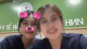 Hai nữ sinh viên thực tập bị trả về trường sau vụ phát ngôn phản cảm trên mạng xã hội, gây bức xúc dư luận và ảnh hưởng hình ảnh ngành y.