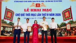 Đưa nghệ thuật về không gian cộng đồng, lan tỏa giá trị văn hóa và kết nối công chúng qua nhiều hoạt động sáng tạo hấp dẫn.