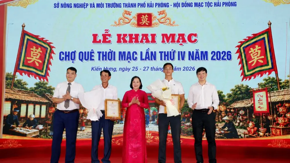 Đưa nghệ thuật về không gian cộng đồng, lan tỏa giá trị văn hóa và kết nối công chúng qua nhiều hoạt động sáng tạo hấp dẫn.