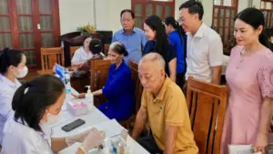 Ngành y tế quyết tâm nâng cao chất lượng chăm sóc sức khỏe toàn dân, củng cố y tế cơ sở và bảo đảm người dân được tiếp cận dịch vụ y tế tốt hơn.