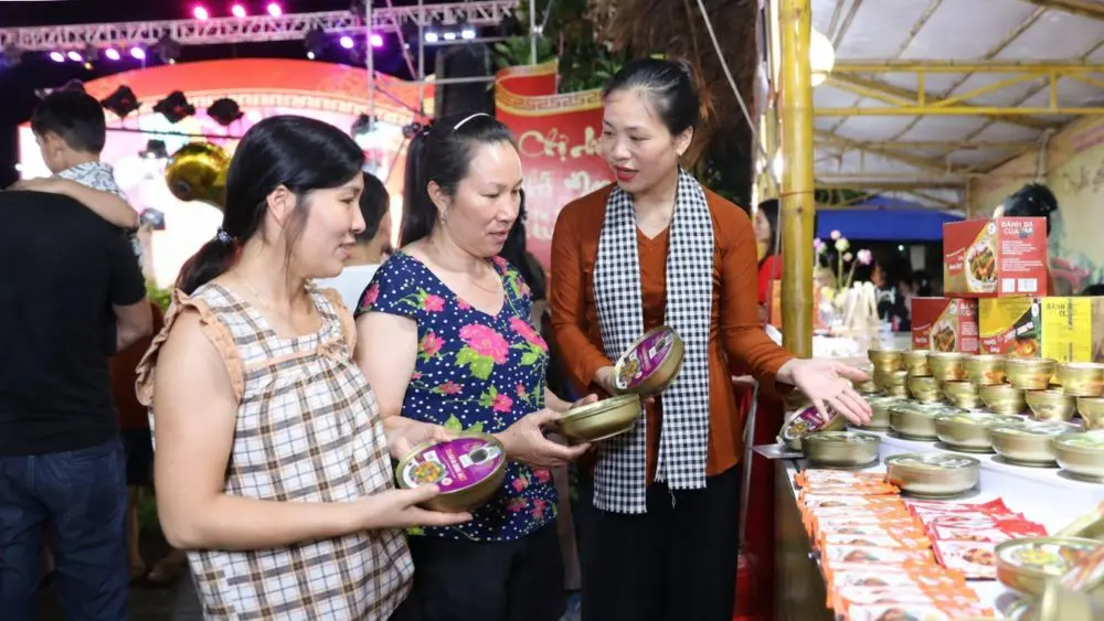 Chợ quê thời Mạc Hải Phòng khai mạc với nhiều gian hàng OCOP, quảng bá đặc sản và thúc đẩy kết nối tiêu thụ sản phẩm địa phương.