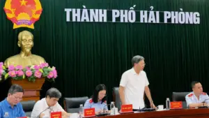 Hải Phòng đối thoại với người dân có khiếu nại liên quan thu hồi đất, lắng nghe ý kiến và giải đáp các kiến nghị.