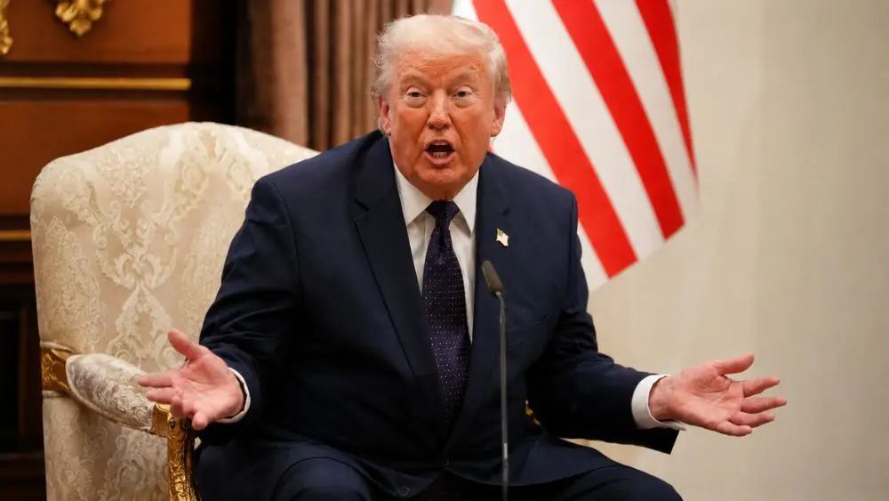 Ông Trump tiếp tục kêu gọi Mỹ kiểm soát Greenland và bày tỏ thất vọng với NATO tại hội nghị thượng đỉnh, xem chi tiết diễn biến mới.