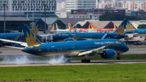Vé máy bay hè giảm mạnh trên nhiều chặng nội địa, nhiều hãng tung giá ưu đãi, giúp hành khách tiết kiệm chi phí đi lại.