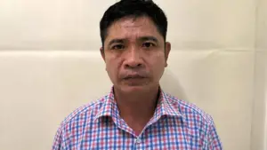 Giả danh Trung tướng Tổng cục 2 để lừa đảo nhiều người, Nguyễn Hữu Xuân bị cơ quan công an điều tra, làm rõ hành vi.
