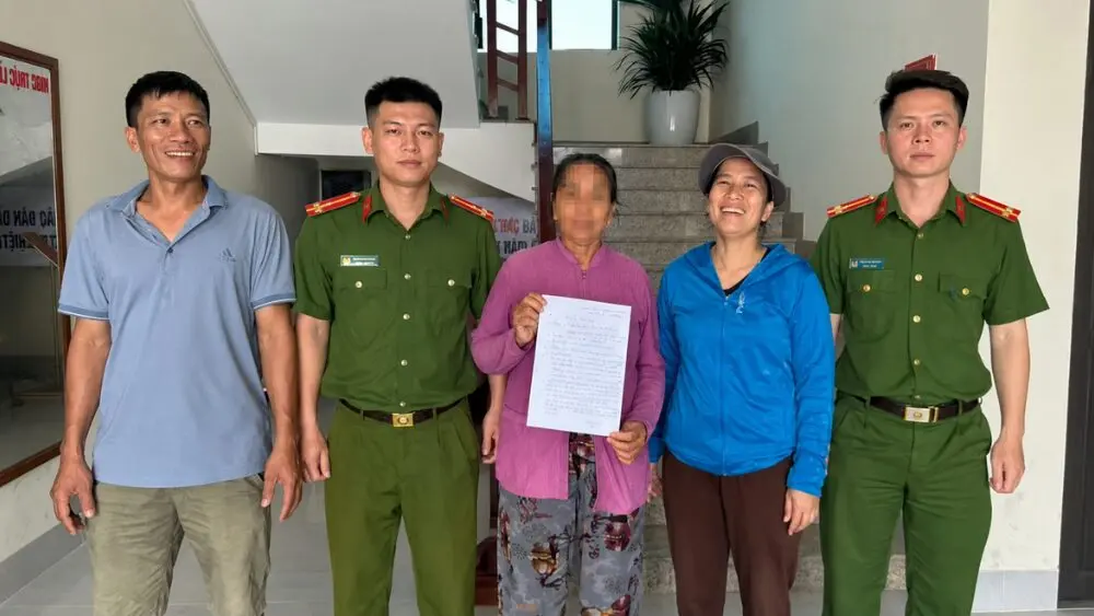 Công an chặn đứng vụ lừa đảo nhắm vào cụ bà U70, ngăn kịp thời việc chuyển tiền và phục vụ công tác điều tra.