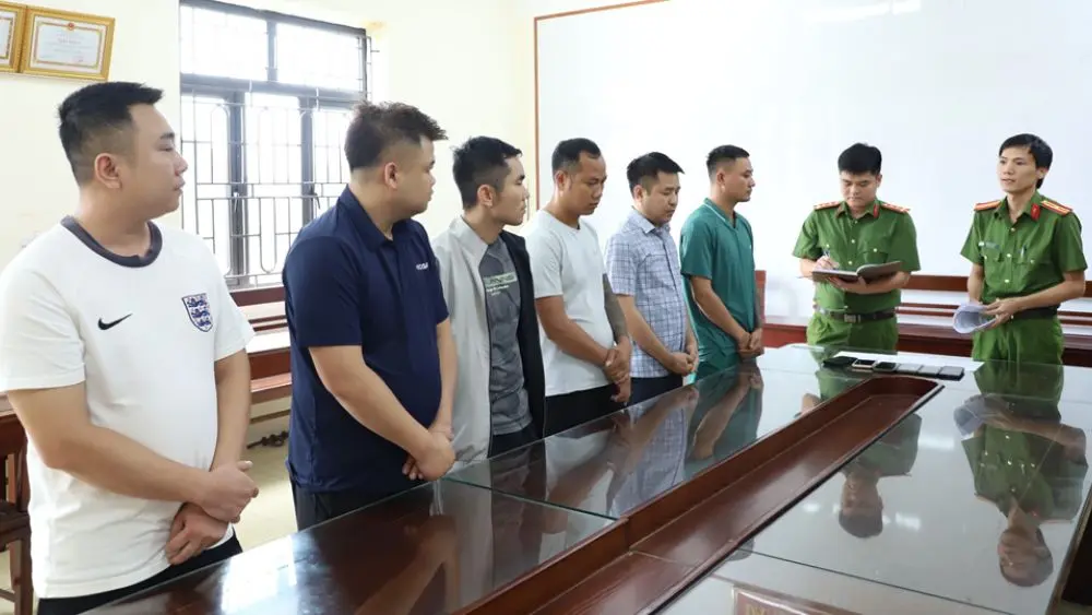 Bắt trưởng phòng ở Thái Nguyên liên quan đường dây cá độ hơn 900 tỷ đồng, diễn biến mới của vụ án gây chú ý.