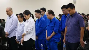 Chủ MediUSA khai cựu cán bộ công an Nguyễn Danh Dũng cho xem tin nhắn mật về vụ điều tra, tại phiên tòa ở Hà Nội.