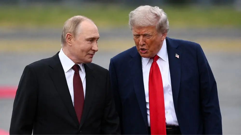 Tổng thống Mỹ Donald Trump và Tổng thống Nga Vladimir Putin điện đàm hơn 1 giờ, thảo luận nhiều vấn đề nóng, thu hút chú ý quốc tế.