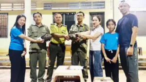 Hai hộ dân tự nguyện bàn giao động vật rừng quý hiếm cho cơ quan chức năng, góp phần bảo vệ đa dạng sinh học.
