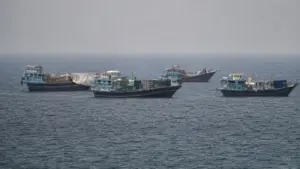 Đàm phán Mỹ - Iran có tiến triển, trong khi eo biển Hormuz tiếp tục là tâm điểm chú ý của thị trường năng lượng và vận tải biển.