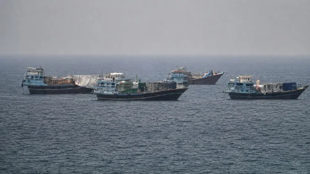 Đàm phán Mỹ - Iran có tiến triển, trong khi eo biển Hormuz tiếp tục là tâm điểm chú ý của thị trường năng lượng và vận tải biển.
