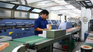 Đồng phục học sinh hằng năm, đồng phục theo mùa đang trở thành gánh nặng kinh tế với nhiều phụ huynh. Xem những ý kiến, kiến nghị từ thực tế.