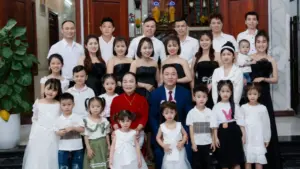 Bốn anh em ruột ở Nghệ An xây nhà chung, sân chung trên khu đất gần 1.000 m², tạo không gian gắn kết đại gia đình nhiều thế hệ.