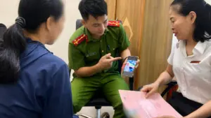 Suýt mất 100 triệu đồng vì "bạn trai ngoại quốc" trên Facebook, công an cảnh báo thủ đoạn lừa đảo và cách phòng tránh.