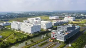 Đại học Việt Đức là trường công lập giảng dạy hoàn toàn bằng tiếng Anh, đầu tư hơn 5.000 tỷ đồng và hướng tới top 200 châu Á.