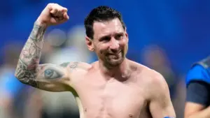 Argentina đối mặt nguy cơ lớn sau thất bại, Messi suy sụp khiến người hâm mộ lo lắng. Xem diễn biến và nguyên nhân vụ việc.